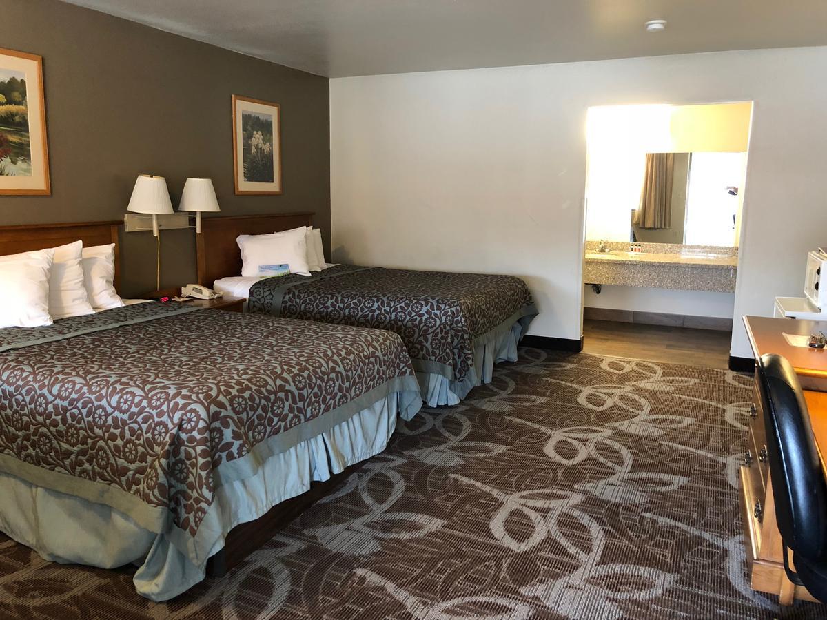 Days Inn By Wyndham Прово Экстерьер фото